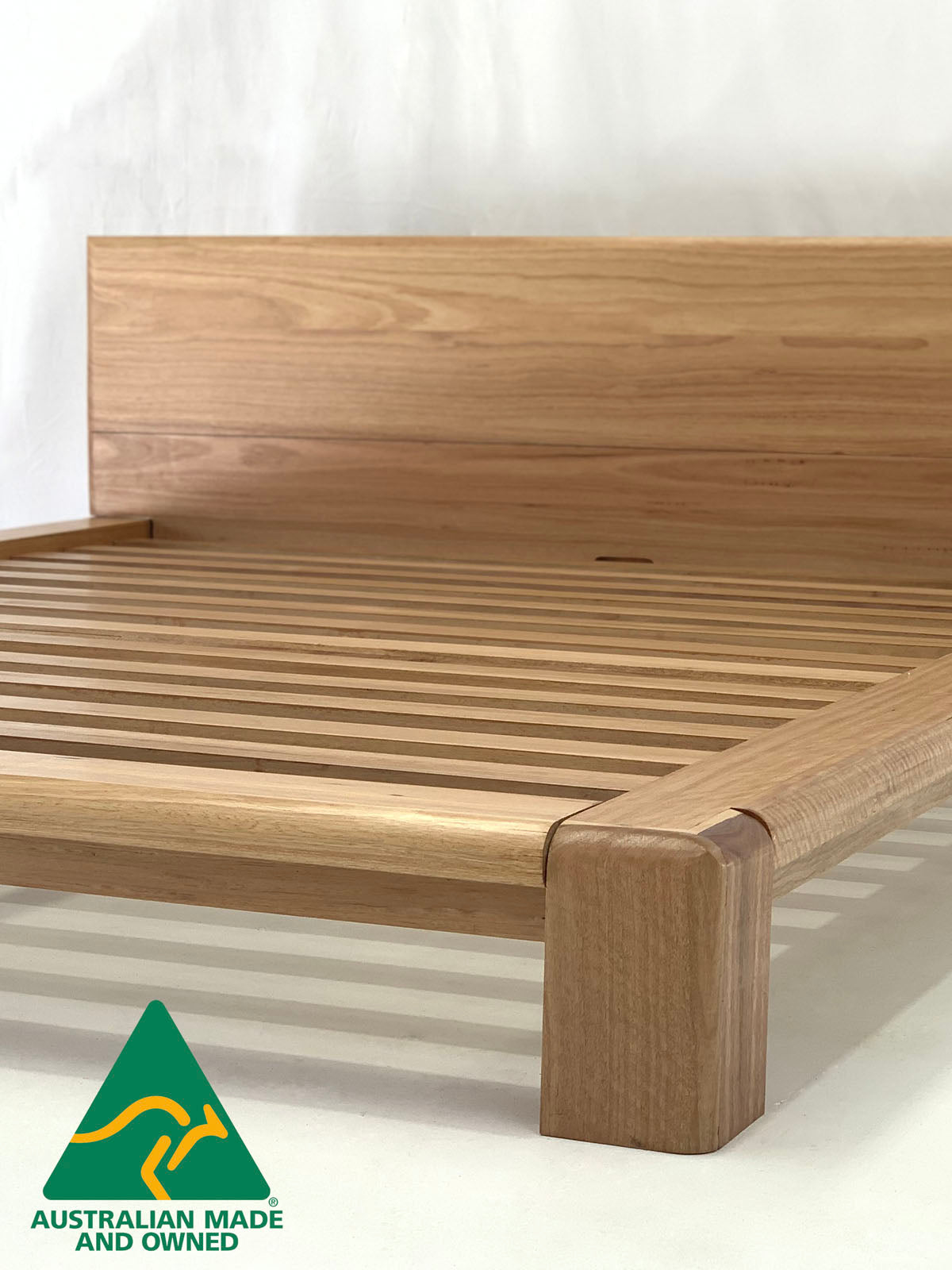 Solid hardwood bed frame with Japanese joinery – Dorluxure